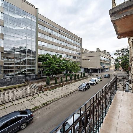 American Apartment Лвив Екстериор снимка